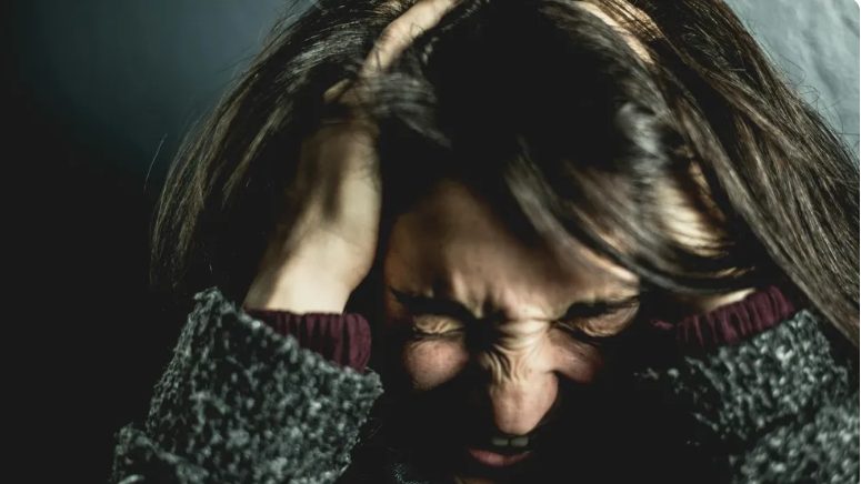הזמנתי את החברה החדשה שלי – כשראתה את בעלי, היא כמעט זינקה עליו.