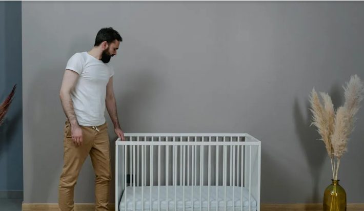 בעלי נסע לחופשה עם החברים שלו בזמן שנשארתי בבית עם התינוק והחלמתי מניתוח קיסרי – הוא חזר והחוויר.