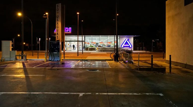 לאחר מותו של סבא שלי קיבלתי את המפתח לעליית הגג הנסתרת שלו – כשפתחתי אותה, גיליתי שהוא שיקר לי כל חיי.