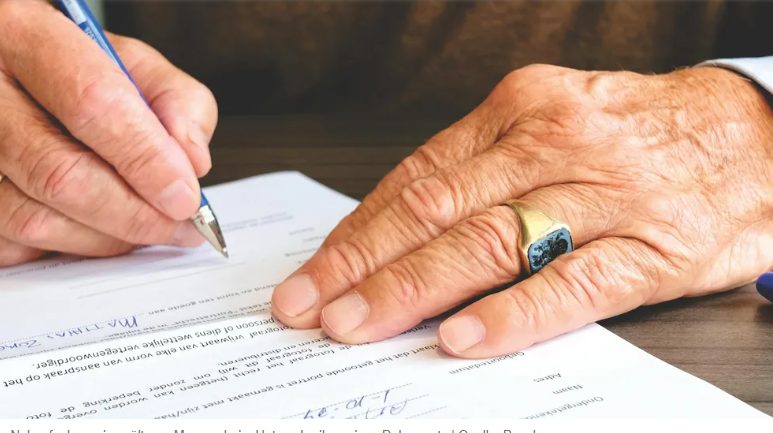 בעלי הזמין את מאהבתו ההרה לארוחת החג המשפחתית שלנו – אבל הוריו התערבו במהירות.