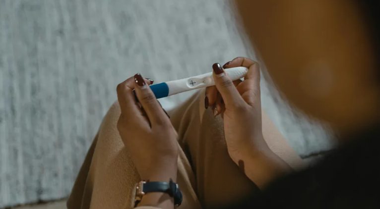גידלתי לבד את התאומים שלי – אבל כשהם הגיעו לגיל 16, הם חזרו הביתה מהתוכנית הקולג' שלהם ואמרו לי שהם לא רוצים יותר שום קשר איתי.