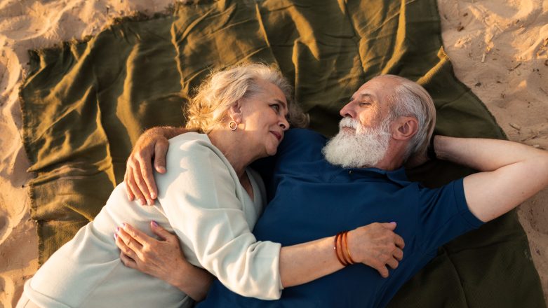 סבי גידל אותי לבדו – לאחר הלווייתו גיליתי את הסוד הגדול ביותר שלו.