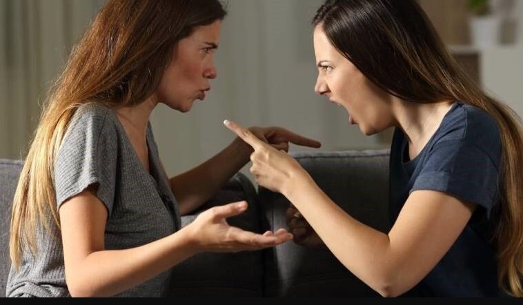 יצרתי דשא מדהים בשווי 2,700 דולר שבעלי תמיד חלם עליו – חודש לאחר מכן החליטה השכנה שלי שהיא יכולה לעשות איתו מה שהיא רוצה